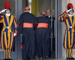 СМИ: Конклав по избранию нового Папы Римского может начаться 11 марта