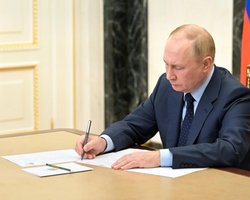 Путін підписав указ про надання спрощеного громадянства РФ мешканцям Придністров'я (документ)