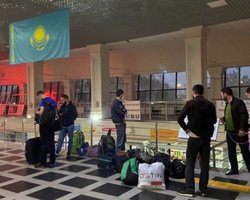 "Почувствуй вкус свободы": казахи высмеяли сбежавших из РФ граждан в рекламе шоколада (видео)