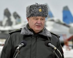 Порошенко: Никто не уверен в соблюдении минских договоренностей