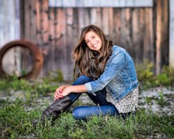 Модные тренды 2023: с чем носить джинсы скинни, чтобы выглядеть всегда актуально