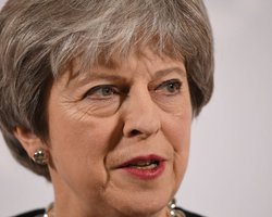 Британский премьер готова нанести удары по Сирии без одобрения парламента