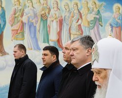 Украина освободит каждый клочок своей территории, - Порошенко