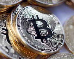 Тереза Мэй призвала к бдительности по отношению к криптовалютам