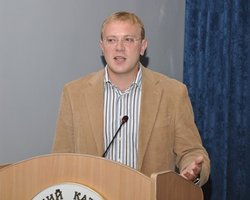 Депутат от БЮТ обозвал новую коалицию "Серость и ретро"