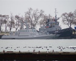 В Керчи арестовали трех раненных украинских моряков