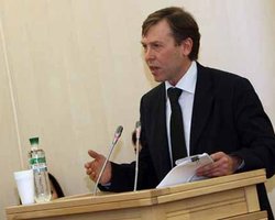 Оппозиционный Кабмин возглавил антикоррупционер с двумя образованиями