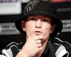 Экс-чемпион мира Хаттон лишен боксерской лицензии за наркотики