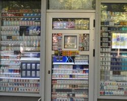 Оппозиция предлагает запретить продавать спиртное и сигареты в киосках