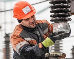 Держава платитиме по 200 тисяч грн премій енергетикам: Кабмін ухвалив рішення