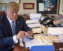 Telegram-канал, якобы принадлежащий Дональду Трампу, отметили как "мошеннический"