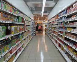 Кабмин разрешил продавать бытовую химию и прессу во время локдауна