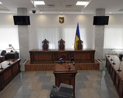 Безысходная Фемида. Почему реформы и новый законопроект Зеленского не вернут веру в украинский суд