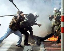 Забастовка во Франции: парижские аэропорты заблокированы