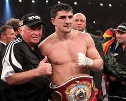 Владимир Кличко может провести бой против Марко Хука