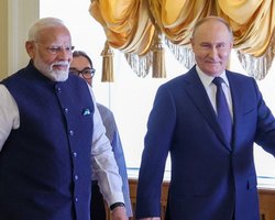 Путин пригрозил военным путем "освободить Донбасс и Новороссию": скандальное интервью