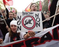 Саркози: Из-за забастовок экономике Франции грозит паралич