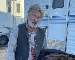 Алек Болдвін убив українку-операторку та важко поранив режисера на зйомках вестерну (відео)