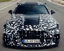 Випустять лише 30 штук: Mercedes- AMG показав нові кадри суперексклюзивного CLE Mythos
