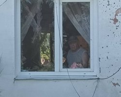 РФ ударила 11 дронами по селу на Харьковщине: мужчина прикрыл собой старосту села (фото)