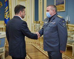 "Нужны более агрессивные меры": Зеленский сменил командующего Сил спецопераций