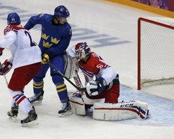 Шведы выиграли у чехов в стартовом матче хоккейного турнира Олимпиады