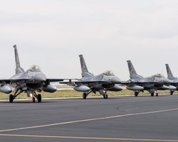 Кулеба відреагував на ракетний терор РФ та закликав світ озброїти Україну F-16