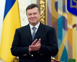 Янукович сделал подарок Почаевской лавре