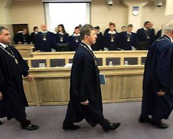 Регионалы возвращают в суды русский язык