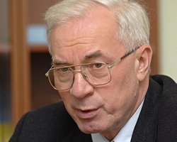 Азаров поздравил Кличко-младшего c победой