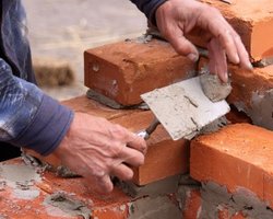 В Киеве запретили скандальную стройку над метро Театральная