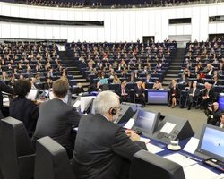 Европарламент поддержал проведение референдума в Украине