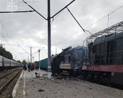 Мати і троє її дітей постраждали після удару ЗС РФ по поїзду в Шостці, деталі