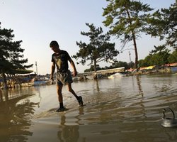 Крымск получил почти 300 тонн гуманитарных грузов