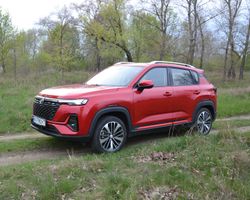 Бюджетный вариант: тест-драйв доступного кроссовера Changan CS35 Plus