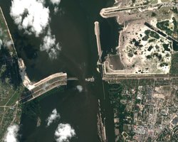 Украинцам показали, как выглядит разрушенная Каховская ГЭС сейчас (фото)