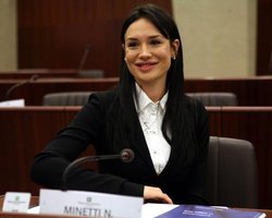 Бывшая помощница потребовала от Берлускони миллион евро, - СМИ