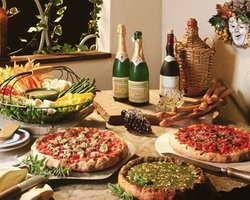 Во время новогодних праздников украинцы выбрасывают продуктов на 470 миллионов гривен