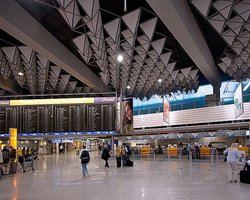 Скандал в аэропорту Франкфурта затеяли комсомольцы, -  ПР