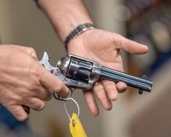 "Погиб пиротехник". Украинские киношники: с безопасностью не лучше, чем на площадке у Болдуина