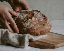 Несподіваний лайфхак: чому треба заморожувати хліб