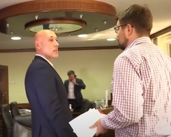 Нападение на журналистов в "Укрэксимбанке": обвинения выдвинули четырем подозреваемым