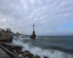 Головокружение и тошнота: дымовая завеса от атак в Крыму травит жителей, — соцсети (фото)