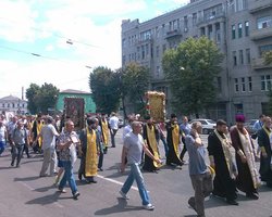 В Харькове УПЦ МП провела крестный ход с георгиевскими лентами