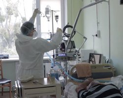 "Лежат в коридорах": областная больница во Львове на 100% заполнена больными COVID-19 (видео)