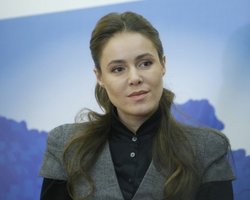 Суд отказался закрыть дело по иску Королевской к социологам