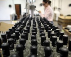 Минфин предлагает на четверть повысить минимальные цены на водку, – источник