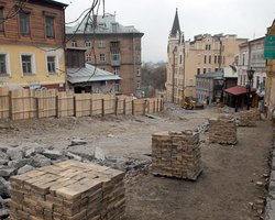 Компания Ахметова привлекла археологов к работам на Андреевском спуске