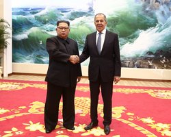 Лавров прилетел в КНДР
