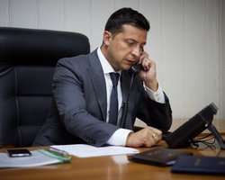 Владимир Зеленский рассмотрит вопрос о разрыве дипотношений с Россией